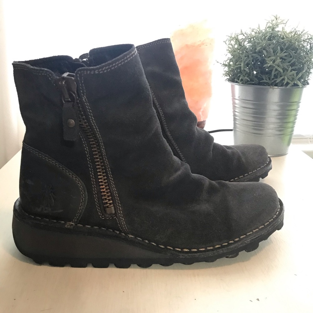 Fly London suede wedge boot, sz 7 charcoal gray